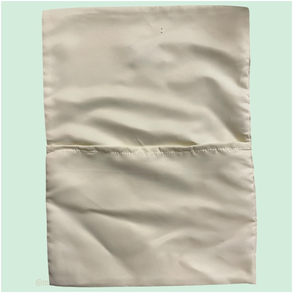 Gucci Envelope Style Flap Fold Over Dust Bag. Cream/White. Gucci Box included. - Picture 11 of 16